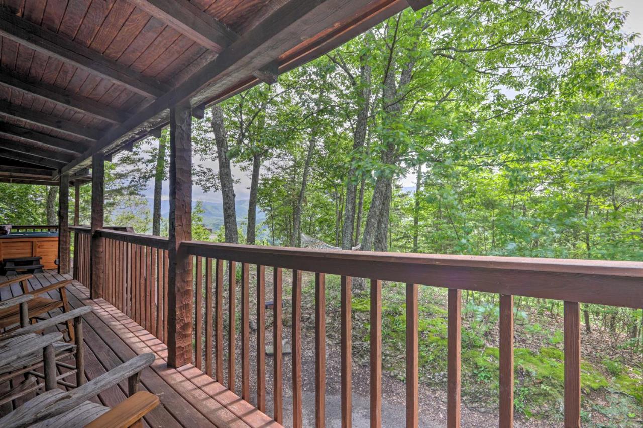 Gatlinburg Escape With Hot Tub, Deck And Mtn View Villa Esterno foto